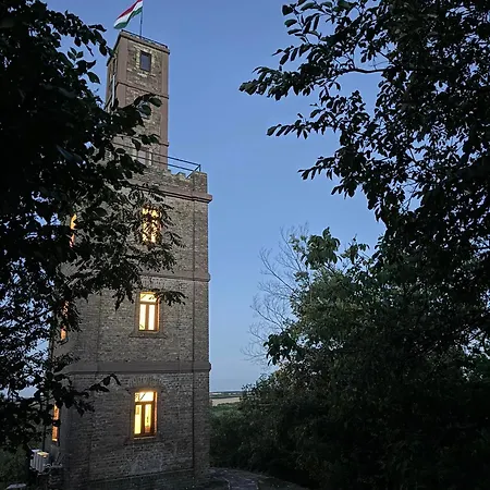Soerettorony - A Jakuzzis Erdei Szallas * Kolesd